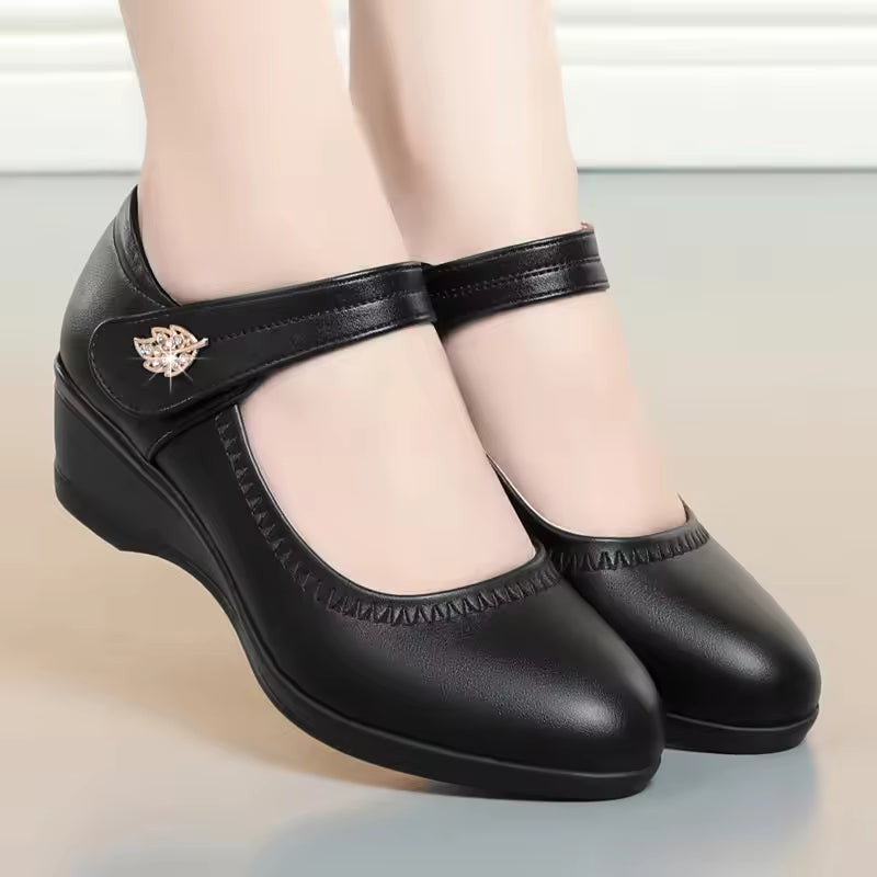 Amelia | Casual Round Toe Soft Leather Shoes — Black — Alfa Empire, view 3